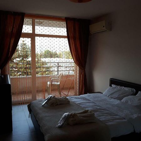 Apartament Grand Kamelia Apartment Pantai Sunny Bagian luar foto