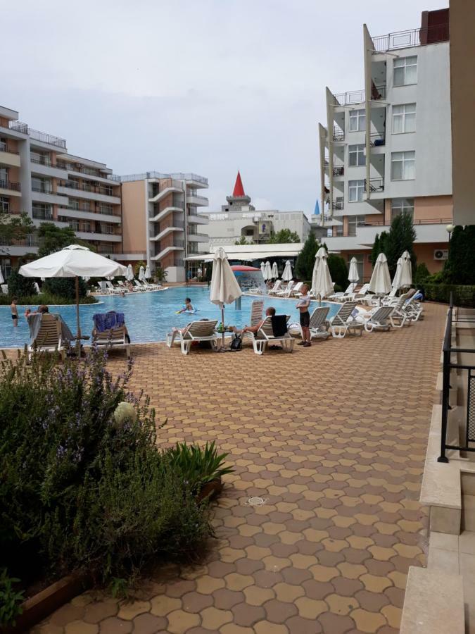 Apartament Grand Kamelia Apartment Pantai Sunny Bagian luar foto