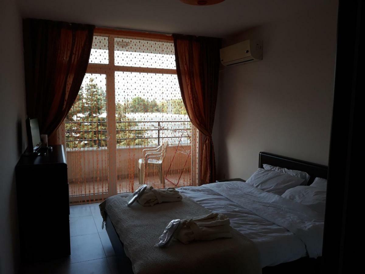 Apartament Grand Kamelia Apartment Pantai Sunny Bagian luar foto