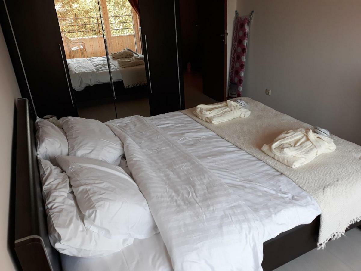Apartament Grand Kamelia Apartment Pantai Sunny Bagian luar foto