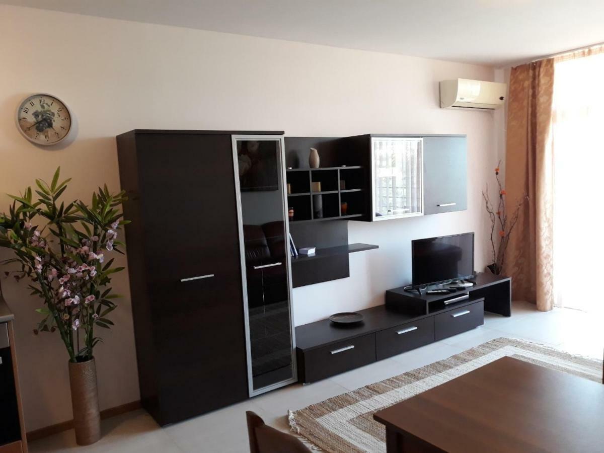 Apartament Grand Kamelia Apartment Pantai Sunny Bagian luar foto